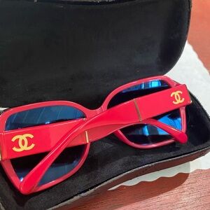 Y2K 2000s Pink Chanel sunglasses